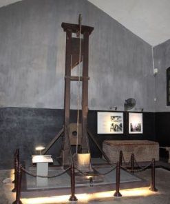 hoa lo prison museum hanoi hilton